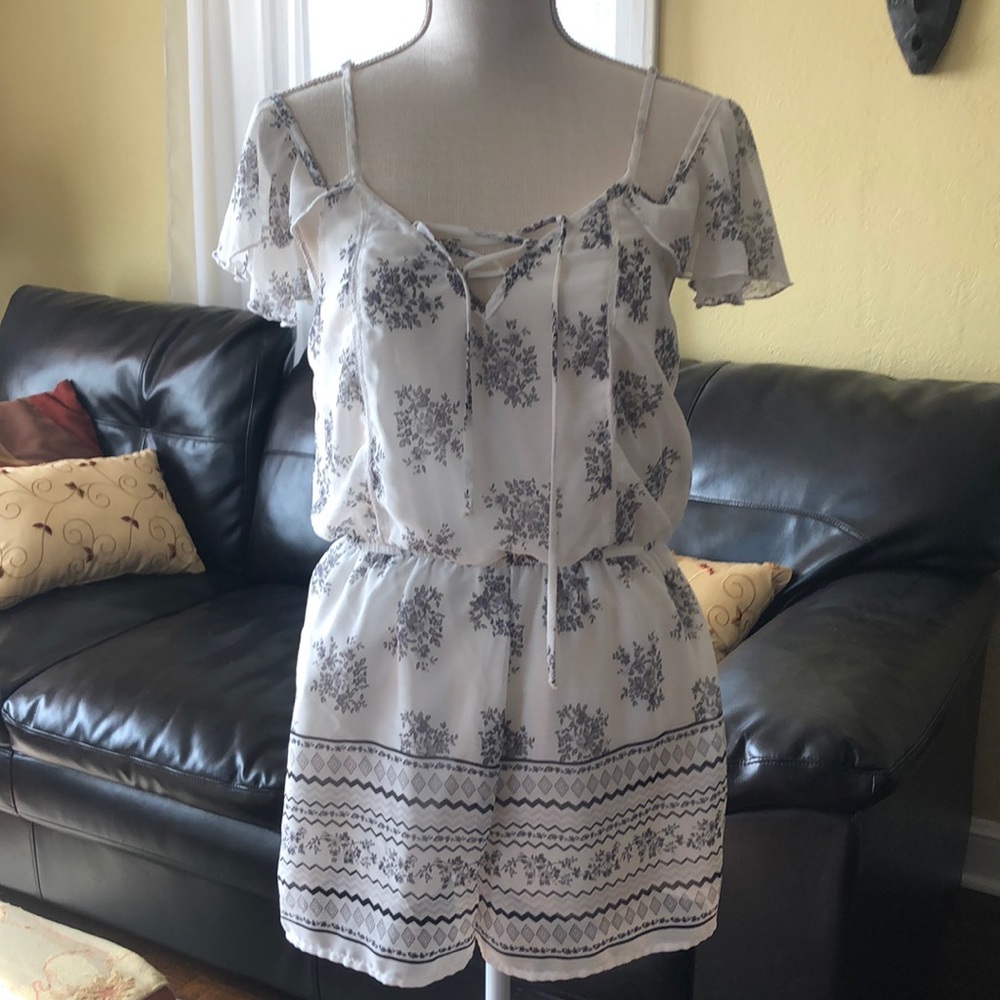 Super cute summer romper NWOT